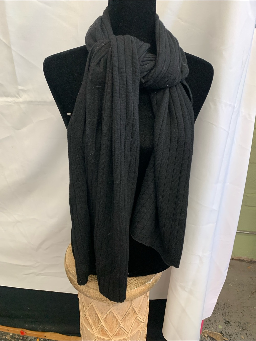 Theory Men's Black Ribbed Scarf